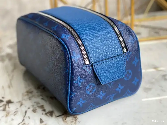 VUITTON POUCH DOPP TOILET KIT LOUIS 0614